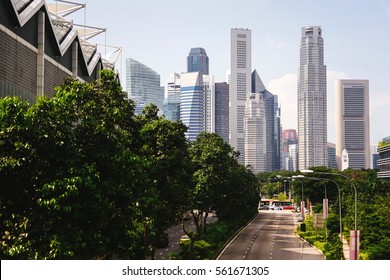 Green City Of The Future. City Of The Future. Harmony Of City And Nature. Sunny Day In The Big City. Deserted Quarter, Streets Without People, Quarantine