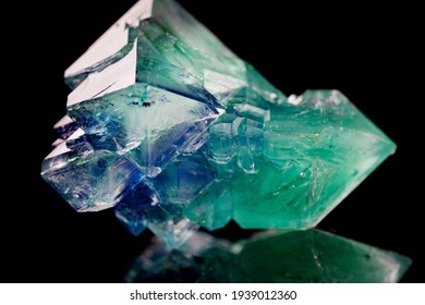 Green Crystal Mineral High Quality Photo