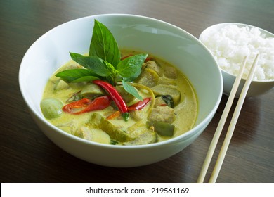 ThaÃ?Â¯ green curry and rice