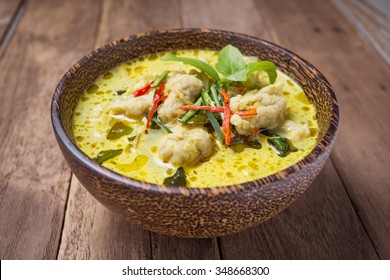 Green curry thai food.