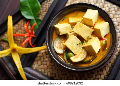 Green curry Tofu  vegetarian food Thai style. - Shutterstock ID 698912032
