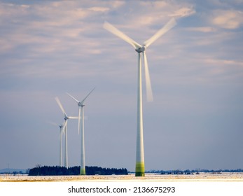 Green Energy, Wind Turbines Are Very Efficient In The Montérégie In Quebec