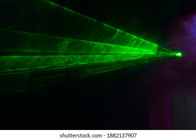 Green lasers for show in smoke