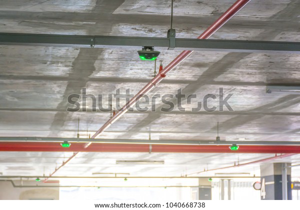 Green light, indoor\
parking signal system