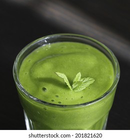 Green Mango And Spinach Smoothie