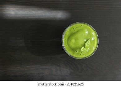 Green Mango And Spinach Smoothie