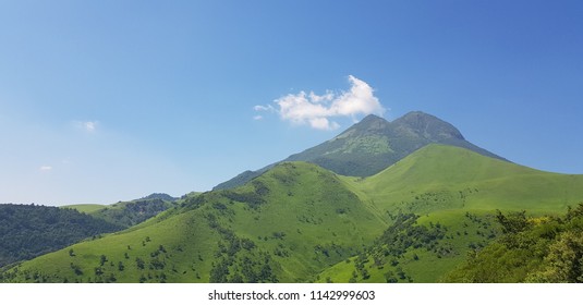 The Green Mountain and Cloud