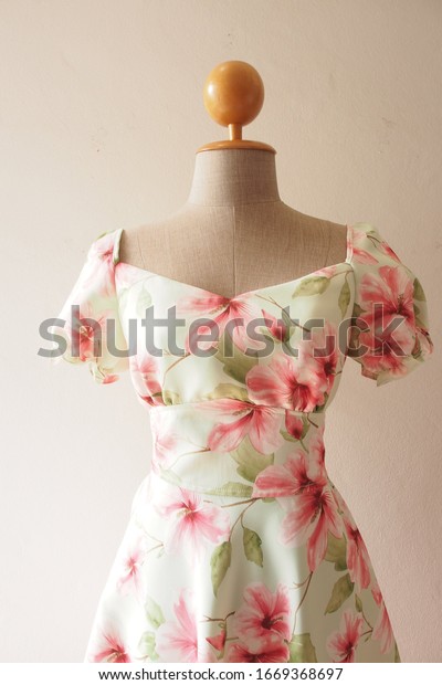 vintage rose print dress