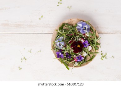 green salad - Shutterstock ID 618807128