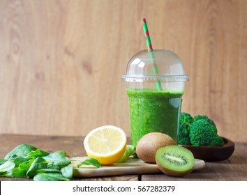 Green smoothie to go - Powered by Shutterstock