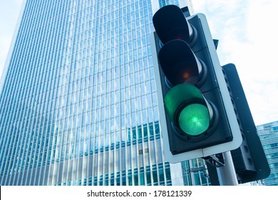 green traffic light city