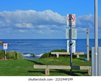 Greenhead, Western Australia, 4 16 2022.
Safety Signs Warning Tourists While Swimming At Dynamite Bay Beach.