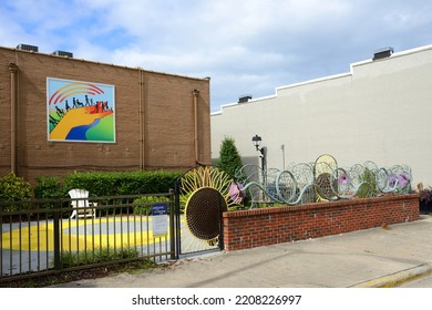 GREENVILLE, NORTH CAROLINE, USA - JULY 1, 2022: United Way Born Learning, Set Of Tools That Equip Parents, Caregivers And Communities To Create Early Learning Opportunities For Young Children