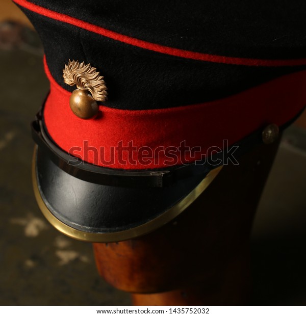 grenadier guards peaked cap