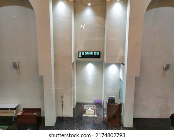 Gresik, Indonesia - Mar 2022 : The View Inside Ahmad Dahlan Mosque  With Pillars