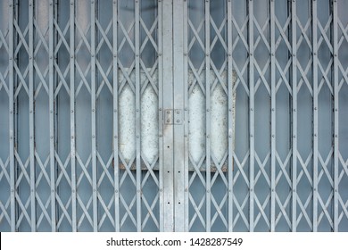 Imagenes Fotos De Stock Y Vectores Sobre Shop Sliding Doors