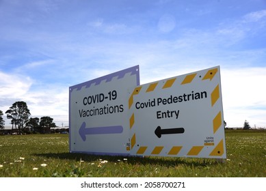 GREYMOUTH, NEW ZEALAND, OCTOBER 16, 2021: Signage Directs People In Greymouth To The Local Airport Where The Health Department Had Set Up Faciilities For Mass Covid Vaccinations On Super Saturday. 