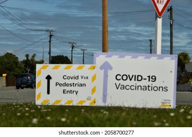 GREYMOUTH, NEW ZEALAND, OCTOBER 16, 2021: Signage Directs People In Greymouth To The Local Airport Where The Health Department Had Set Up Faciilities For Mass Covid Vaccinations On Super Saturday. 