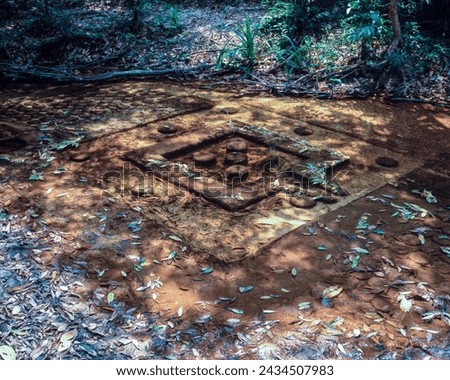 A grid pattern layout with the channel flowing out representing Yoni of Kbal Spean : Cambodia