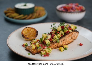 Grill Salmon With Mango Salsa