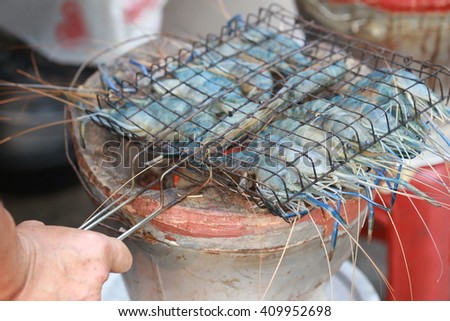  grill shrimp ,bbq blue shrimp , street food market in Thailand