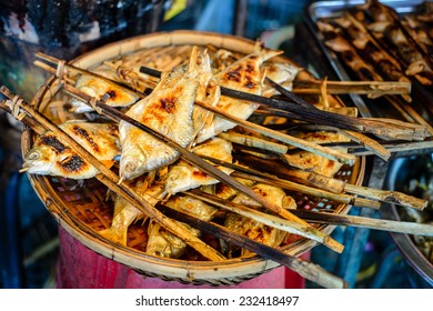 Grilled Fish Was Selling At Phsar Thmei - Phnom Penh Market