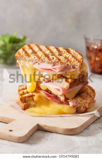 grilled ham and cheese\
sandwich