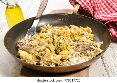 Grilled Pig Brain With Scrambled Egg Served In A Pan