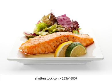 Grilled Salmon With Fresh Salad Leaf