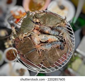 Grilled Seafood Buffet Featuring Shrimp, Crayfish And Crab.