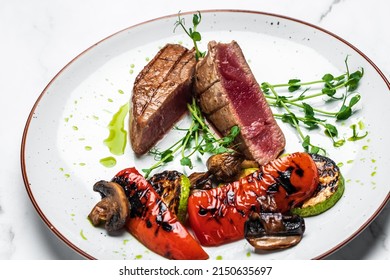 Grilled Tuna With Spice. Tuna Steak With Vegetables. Tuna Grill Seafood Fried Barbecue Fish Grilled. Diet Vegetarian Fish Dish, Ketogenic, Keto Or Paleo Diet Lunch, Healthy Food Trend. Top View,