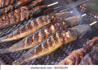 Grilled Walking Catfish. Grilled Fish. Their Sauce Made From Curcumin To Give Yellow-orange Color In Fish.