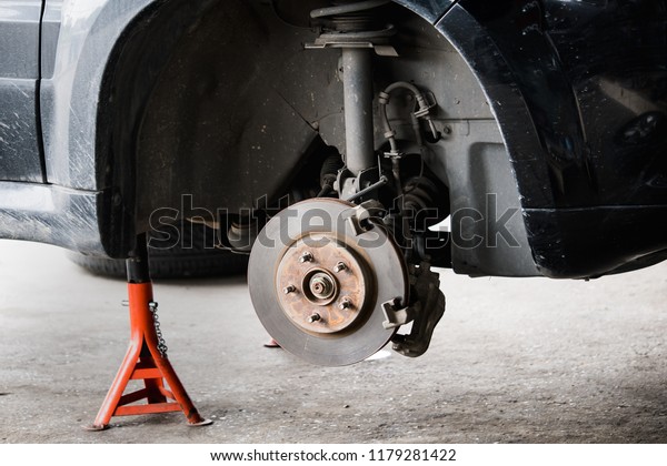 Grinding disc brake\
car.