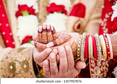 Indian Bride Groom Holding Hands Images Stock Photos Vectors Shutterstock