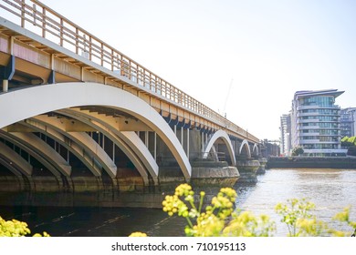 Grosvenor Bridge, London