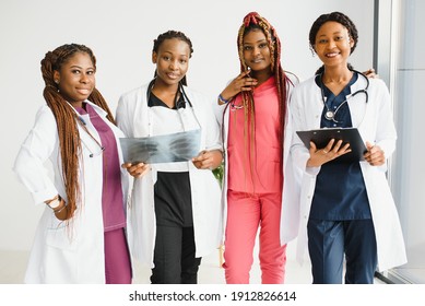 Group African American Doctor Nurse Hospital Stock Photo 1912826614 ...