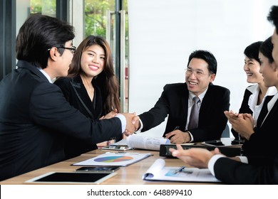 Group Asian Business People Meeting Outdoor Stock Photo 648899410 ...