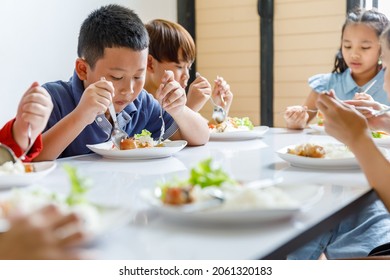 99 Asian Elementary Cafeteria Table Images, Stock Photos & Vectors 