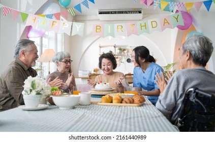 1,620 Grandma birthday parties Images, Stock Photos & Vectors ...