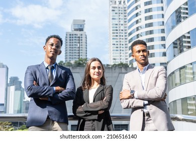 Group Of Business People.Business People Meeting Talking And Sharing Their Ideas In City. Business Team And Teamwork Concept. Business People Standing Outside In The City Discussing About New Project.