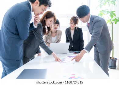 Group of business person in the meeting room.