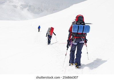 Group Climbers Reaching Summit Stock Photo 256866307 | Shutterstock