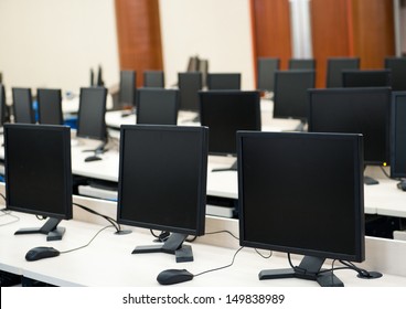 5,618 Computer lab training Images, Stock Photos & Vectors | Shutterstock