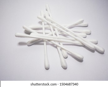 Group Cotton Bud Put On White Stock Photo (edit Now) 1504687340