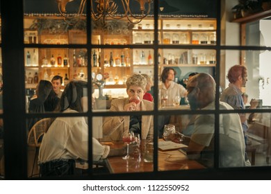 男性 カッコイイ バー の画像 写真素材 ベクター画像 Shutterstock