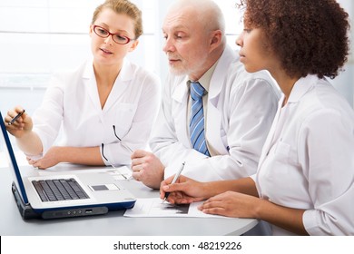 Group of doctors discuss work