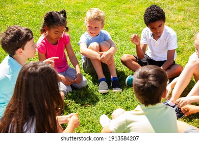 Group Elementary School Children Chatting On Stock Photo 1913584207 ...