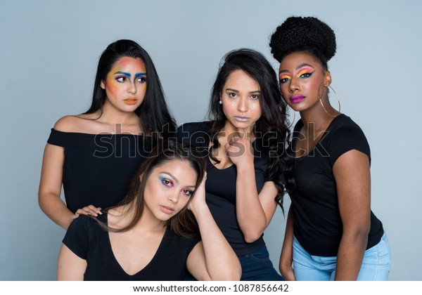 Featured image of post Modeling Model Poses For Photo Shoots / Fashion model getting hair done.