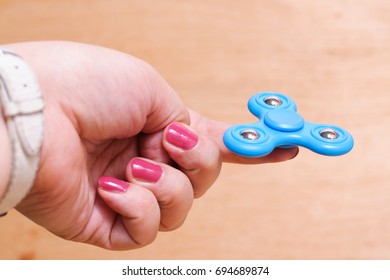 custom finger spinner