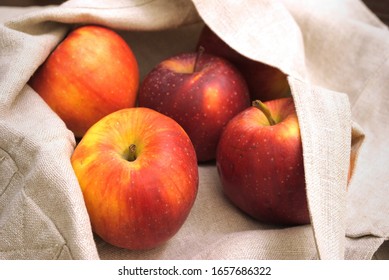 りんご おしゃれ の写真素材 画像 写真 Shutterstock